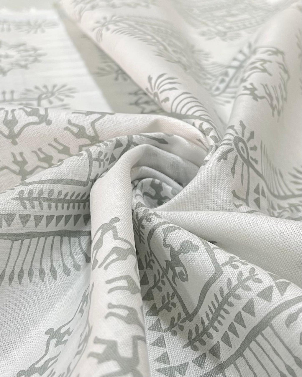 White /Grey Tribal Ethnic Print  - Korean Linen Fabric BC-WC-KL-261069(new)