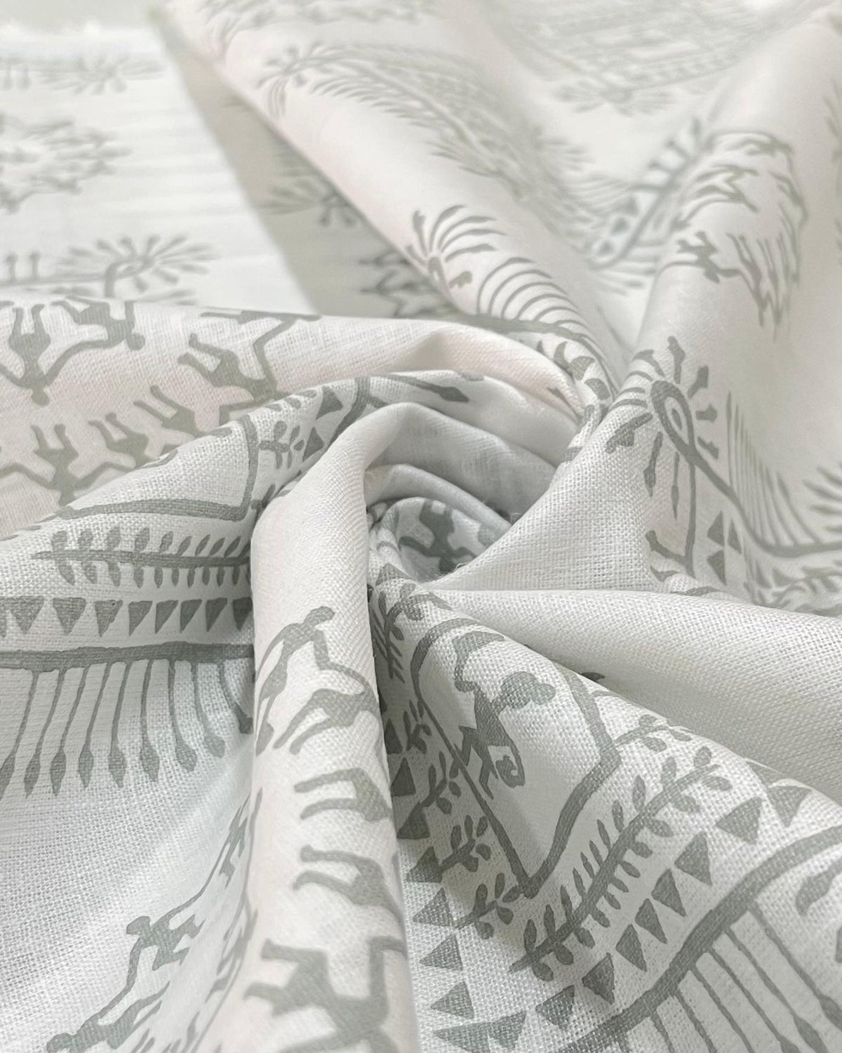White /Grey Tribal Ethnic Print  - Korean Linen Fabric BC-WC-KL-261069(new)